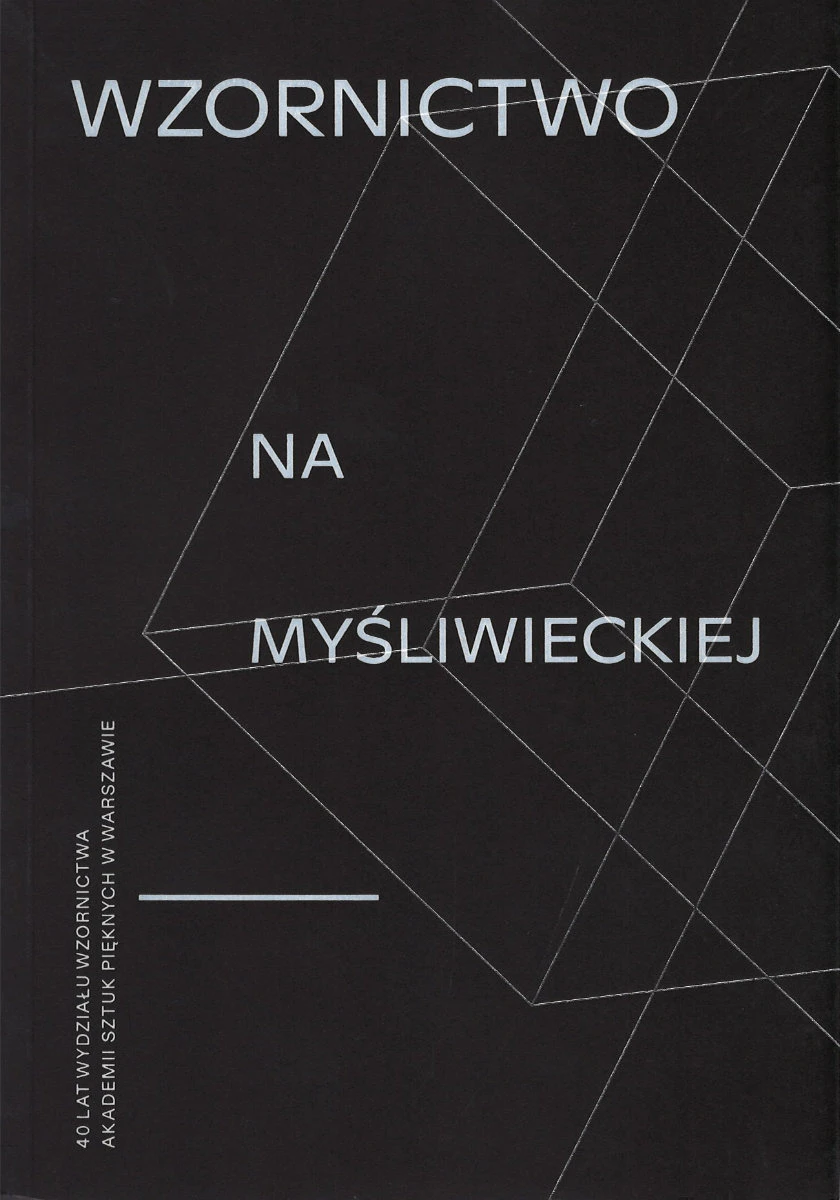 Na czarnym tle widać biały tytuł publikacji z przeźroczystym sześcianem w tle