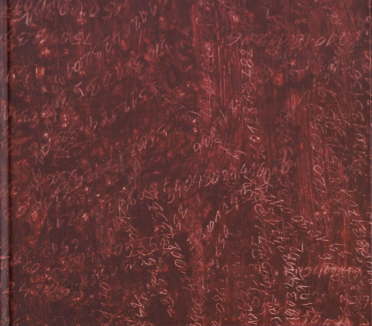 Okładka w bordowym kolorze wypełniona niewyraźnymi odręcznymi zapiskami