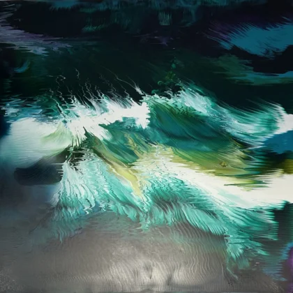 Praca przedstawia abstrakcyjną kompozycję w szerokim spektrum niebiesko-zielonego koloru